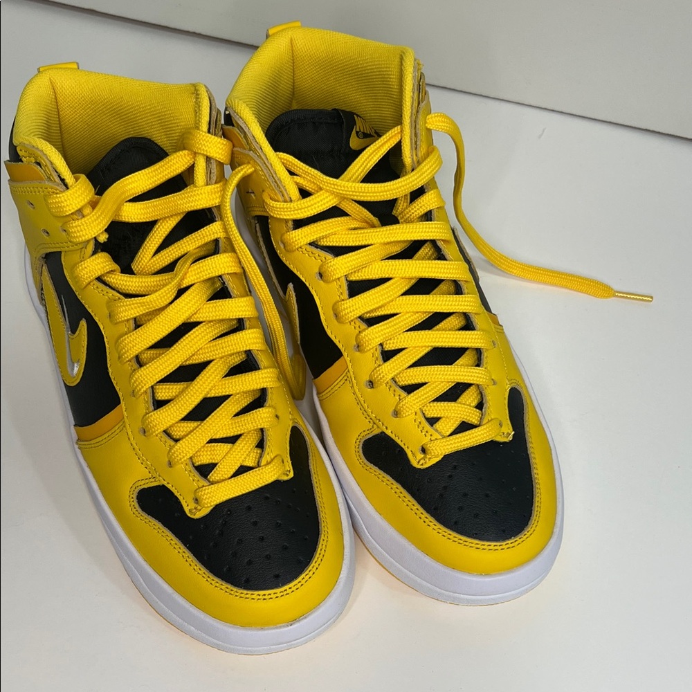 Yellow and Black High-Top Sneakers Nike WMNS Dunk